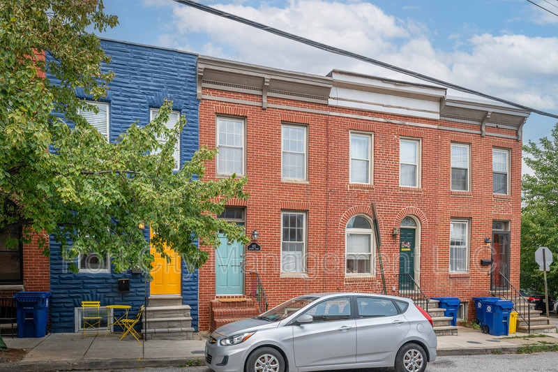 Baltimore Townhome: 412 E Gittings Street