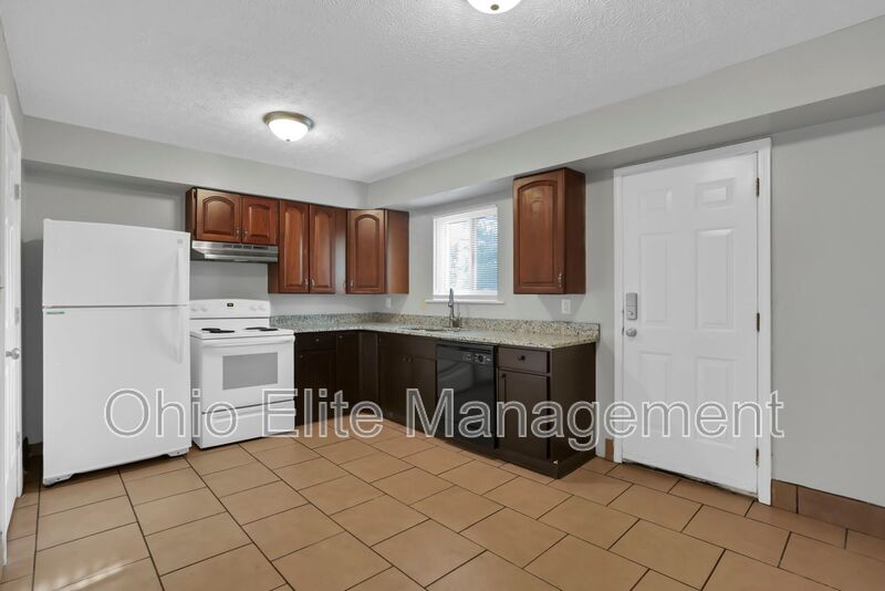 Columbus House: 2844 Baughman Ave
