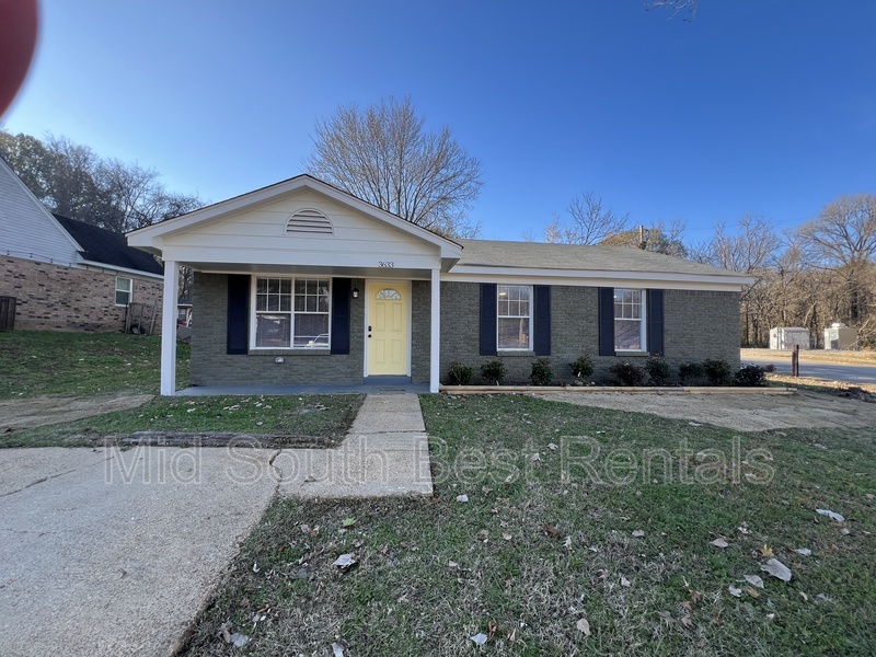 Memphis House: 3633 Skylark Dr