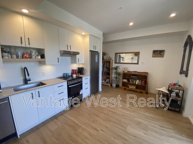 Kelowna Condo: 411-660 Cawston Ave