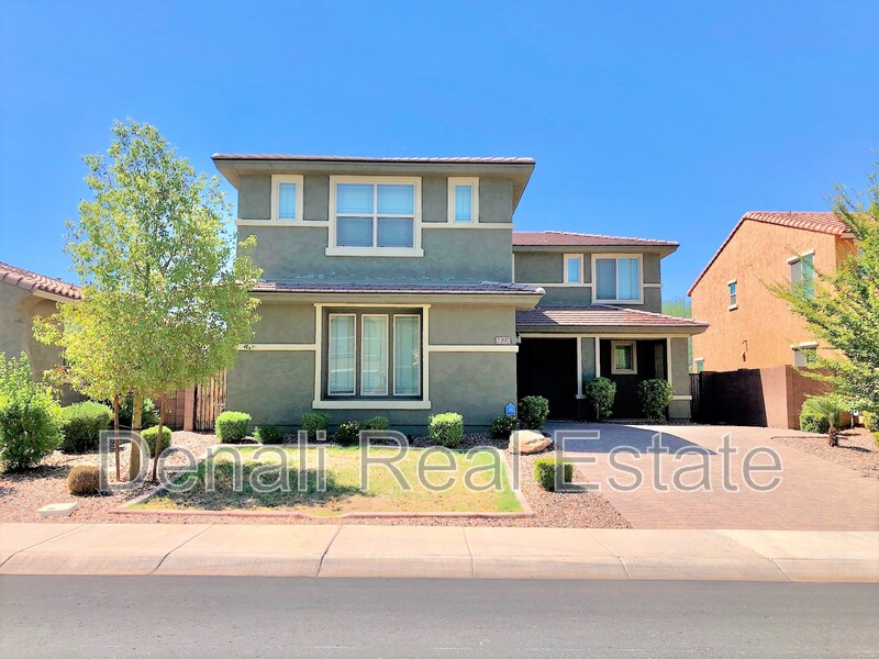 Gilbert House: 2397 E. Hazeltine Way