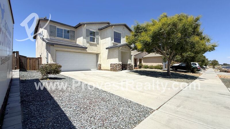 Hesperia House: 14158 Verde St