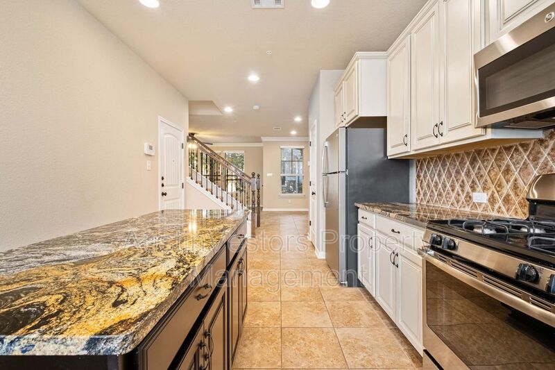 Round Rock House: 7220 Wyoming Springs Dr