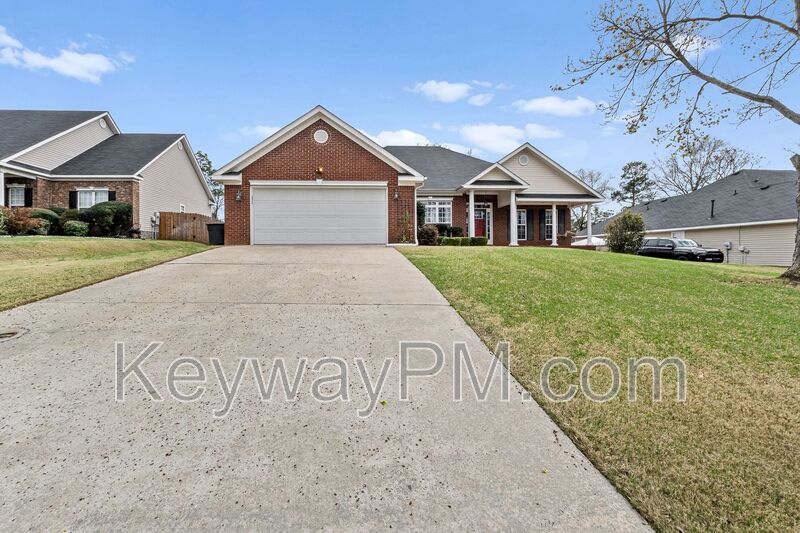 North Augusta House: 435 Saint Julian Pl