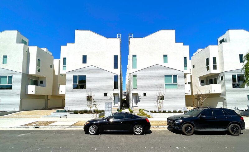 North Hollywood Townhome: 10917 1/2 Otsego St