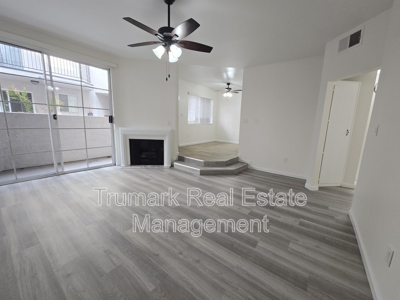 Burbank Condo: 475 E Orange Grove