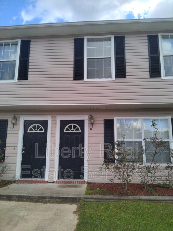 Hinesville Condo: 1100 Pineland Ave