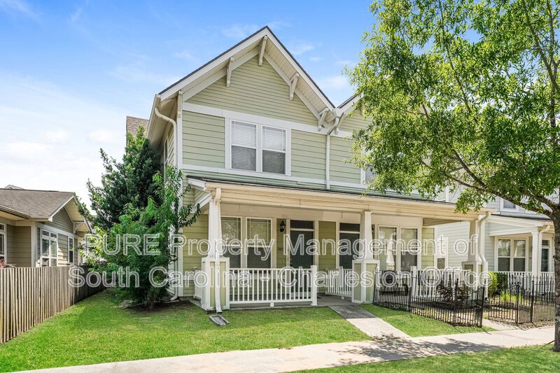 North Charleston House: 3891 Four Poles Park Dr