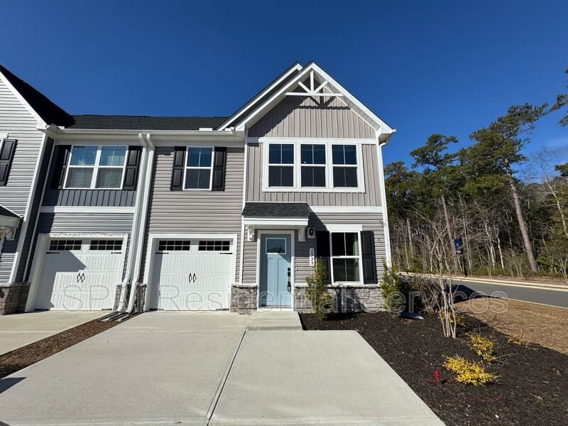 Bolivia House: 1539 Pine Log Trail NE