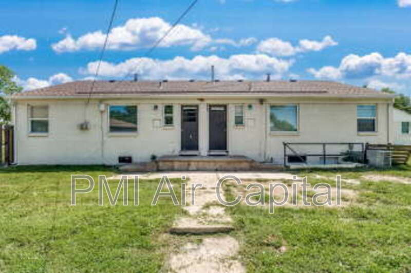 Wichita House: 6429 East Cottonwood Lane