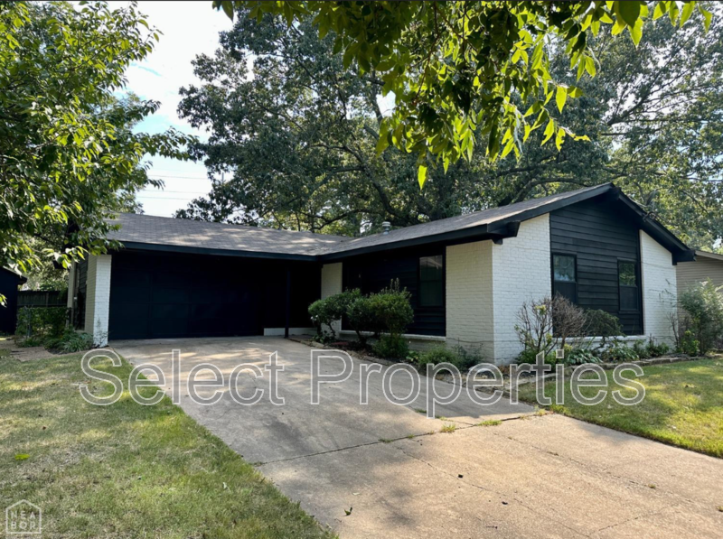 Jonesboro House: 2003 Cenwood