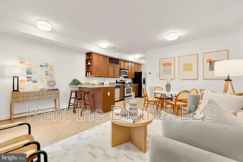 Washington Condo: 3318 Sherman Avenue NW T2