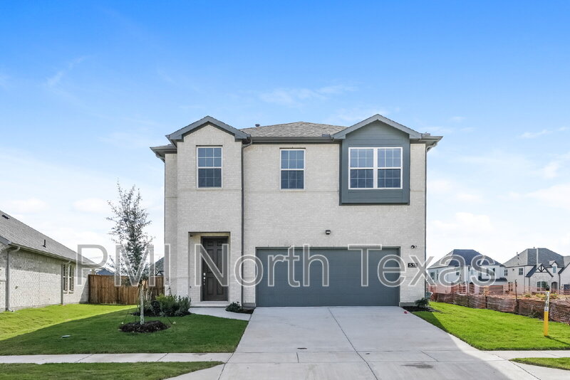 Celina House: 532 Chianti Dr