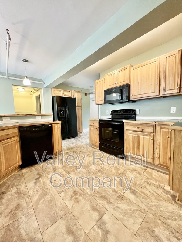 Hadley Condo: 132 Middle Street - 3