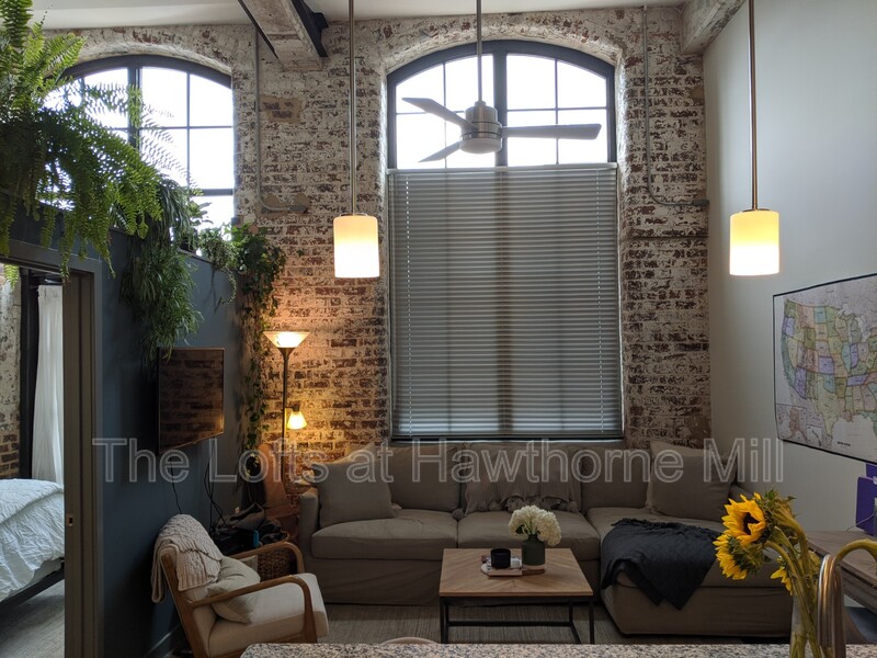 Charlotte Condo: 1101 Hawthorne Lane