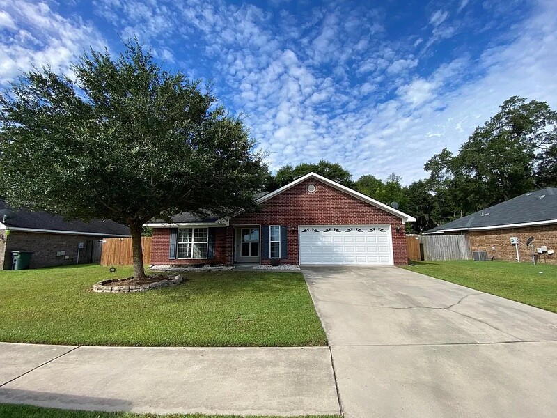 Hinesville House: 231 Augusta Way