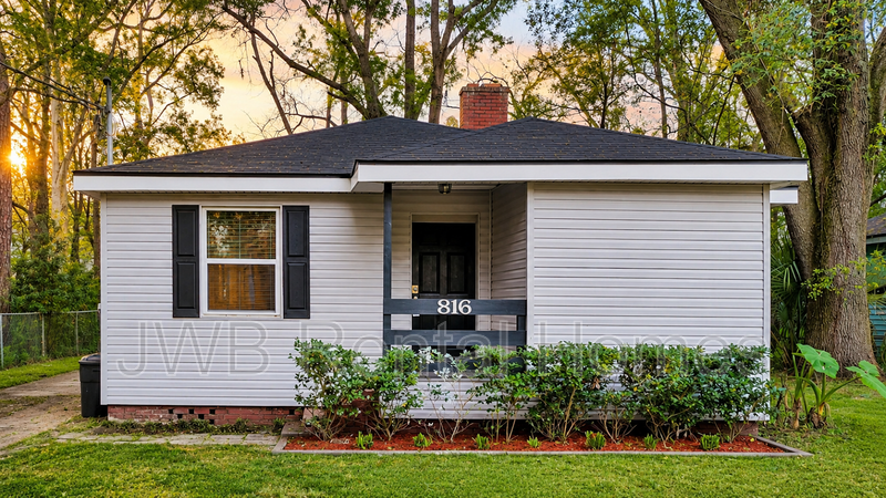 Jacksonville House: 816 Saranac St
