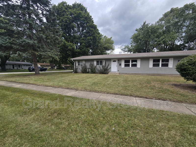 Gurnee House: 18660 Pamela Place