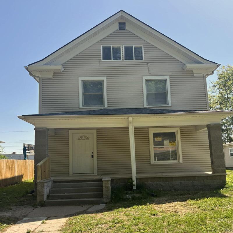 Lincoln House: 612 N 26th St