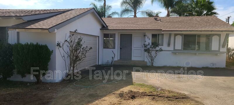 Escondido House: 909 Daisy Street