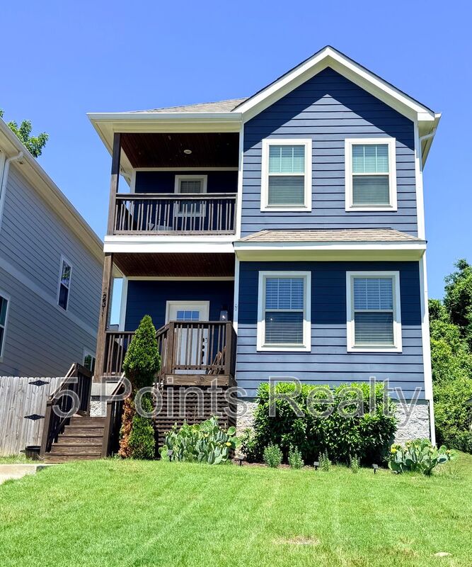Nashville House: 2311 Dalebrook Ct