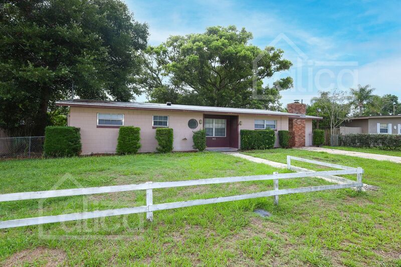 Longwood House: 963 Wayman St
