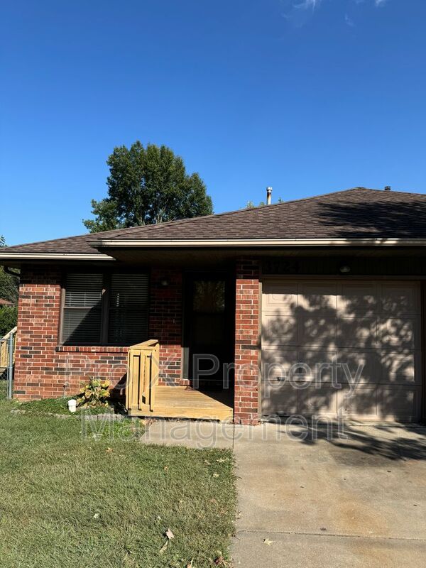 Springfield Condo: 3724 Farm Road 165