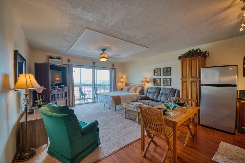Hilo Condo: 355 Kalanianaole Avenue #304