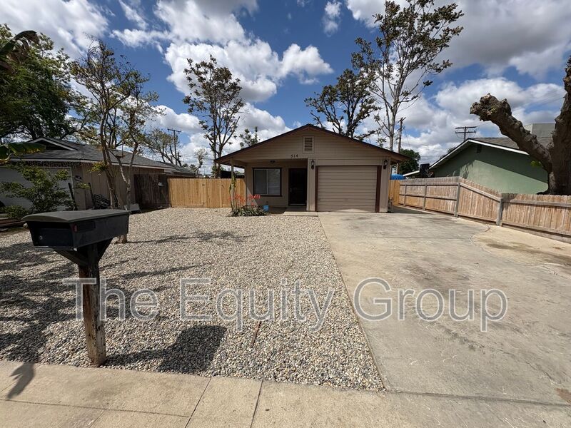 Visalia House: 514 North Summers St