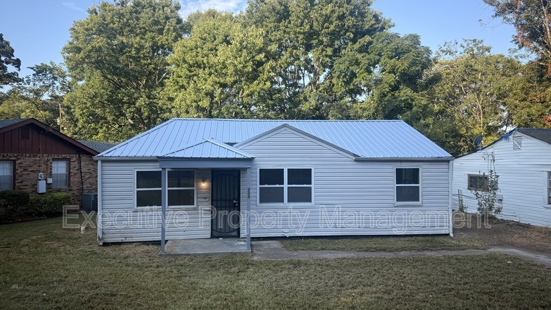 Birmingham House: 233 East Ann Drive