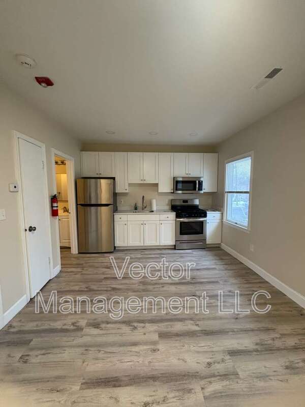 Hamden Condo: 2842 Dixwell Avenue - B