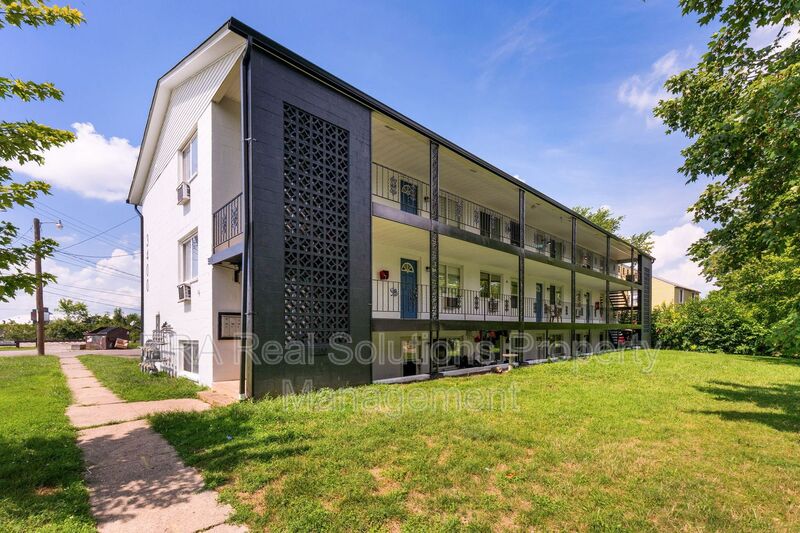 Columbus Condo: 3400 Camp Chase