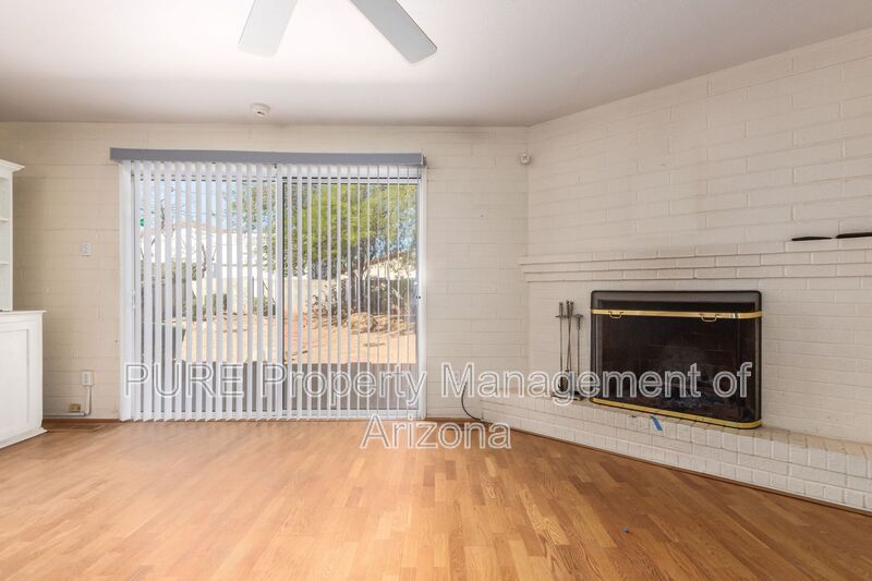 Scottsdale House: 7608 E 4th St