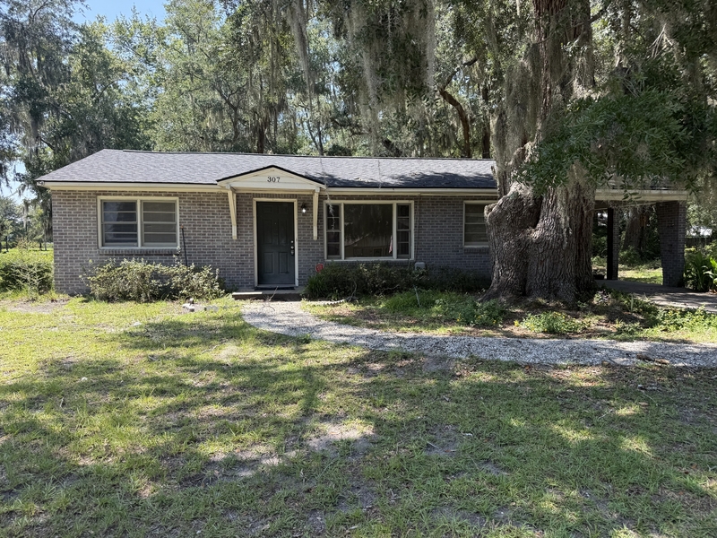 Hinesville House: 307 Strickland Street