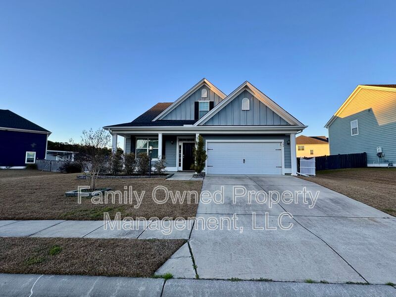 Moncks Corner House: 584 Pendleton Drive