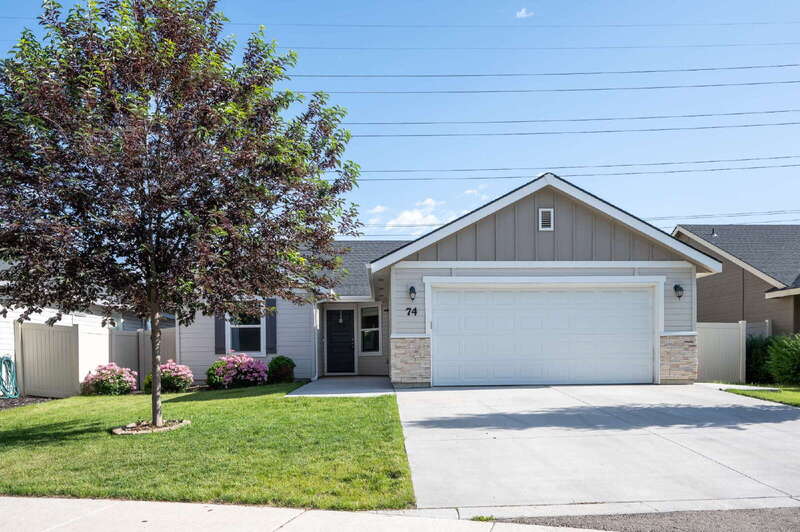 Meridian House: 74 West Havasu Falls Street