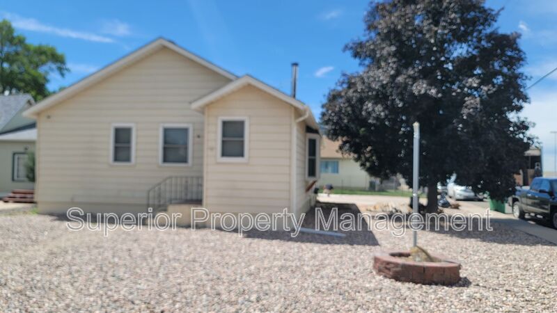 Ault House: 102 A Street