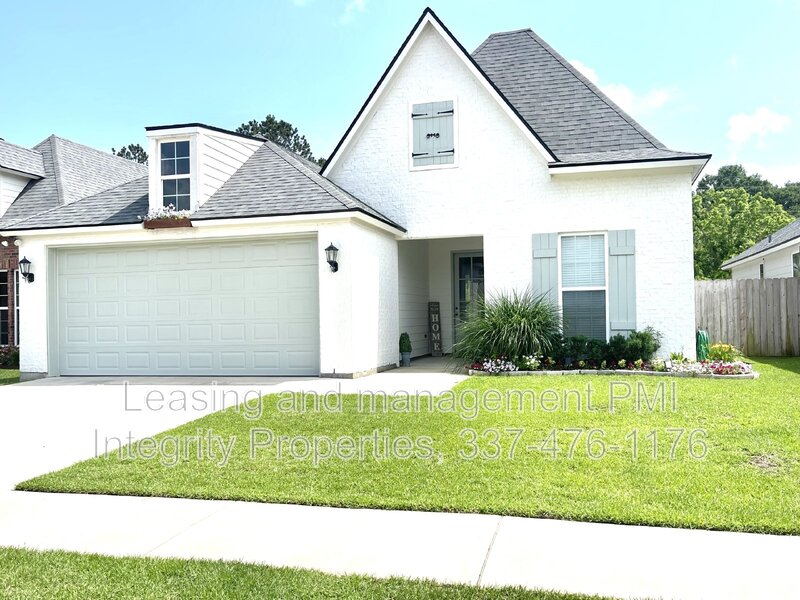 Youngsville House: 304 San Sebastian Drive