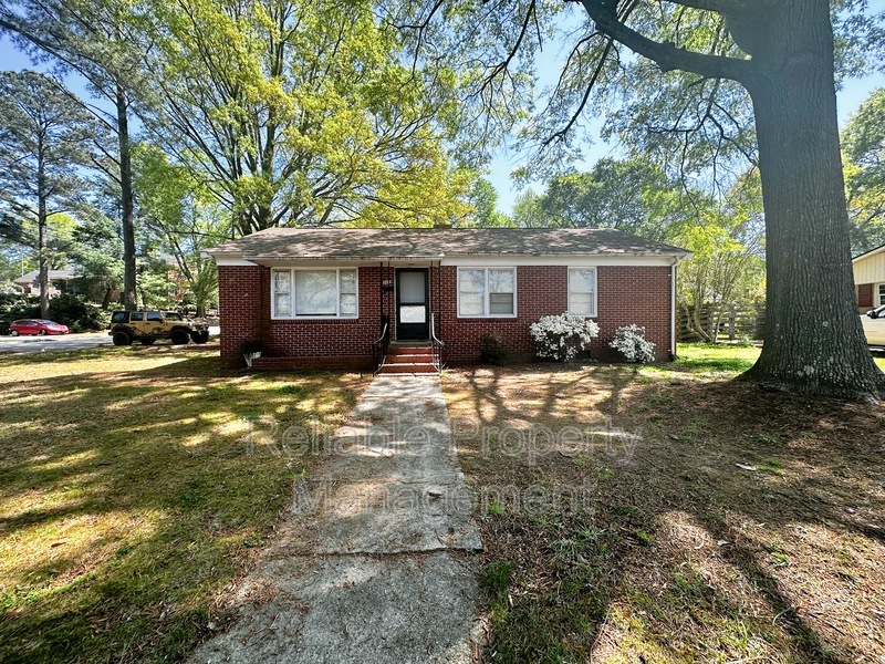 Clayton House: 201 Hardee Street
