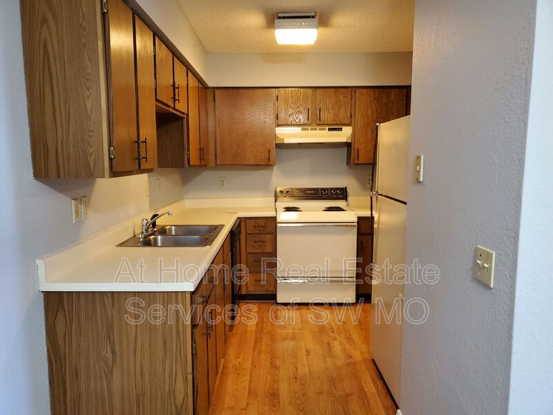 Springfield Condo: 1947 S Ingram Mill Rd