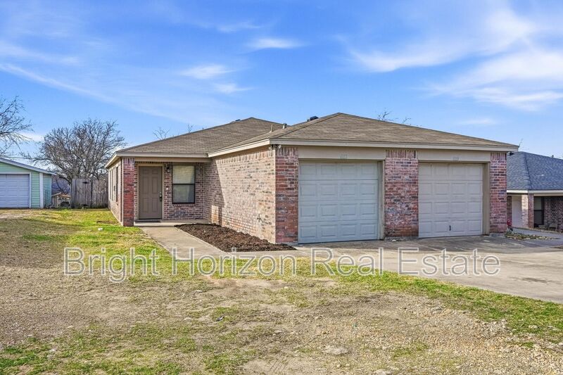 Fort Worth House: 8117 Doreen Avenue