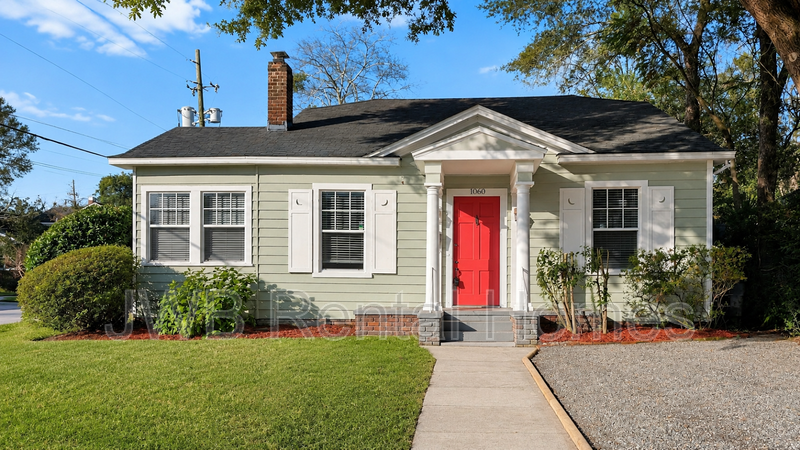 Jacksonville House: 1060 Cherry St