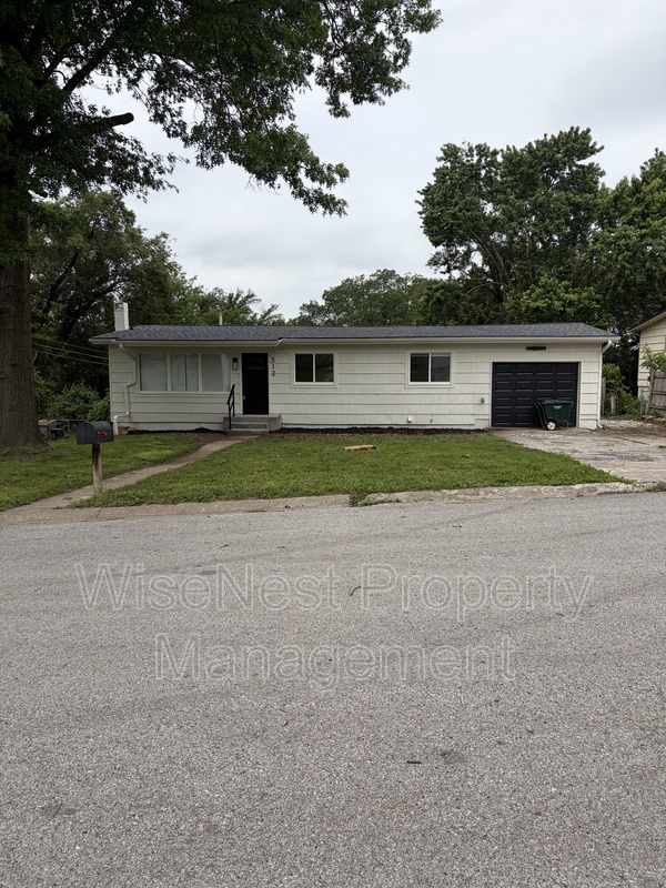 Kansas City House: 312 North 80th Terrace