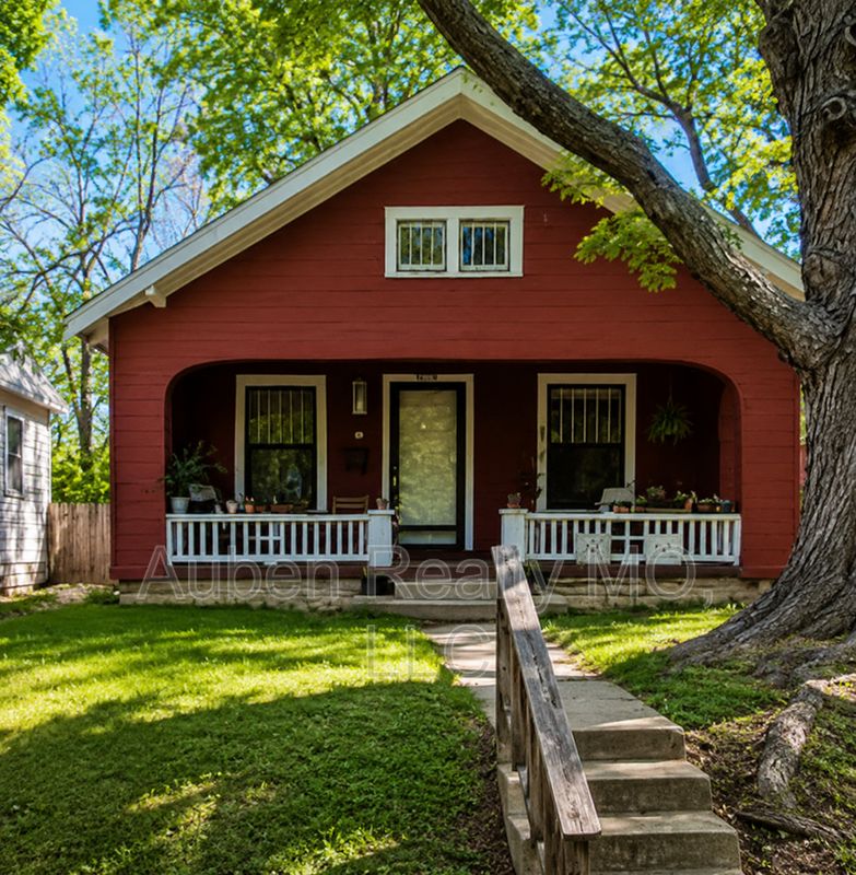Kansas City House: 5344 Charlotte St.