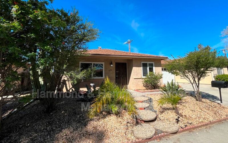 Simi Valley Condo: 1693 Sequoia Ave.