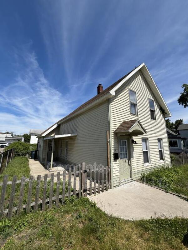 Michigan City House: 117 Columbia St