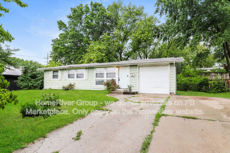 Kansas City House: 5602 N Woodland Ave