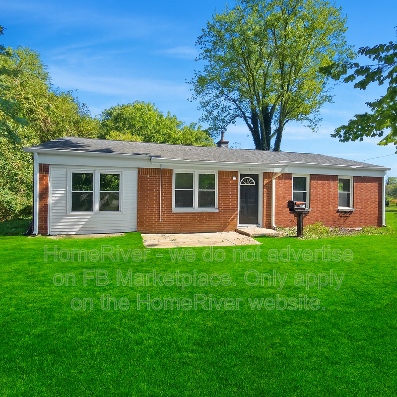 Mooresville House: 751 Maple Ln
