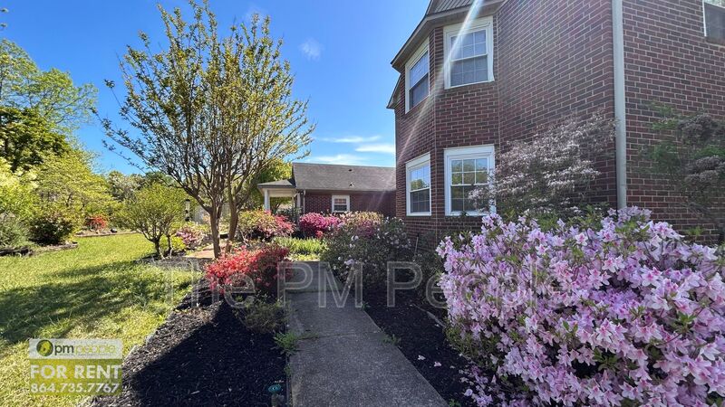 Greer Condo: 134C Bennetts Bridge Rd.