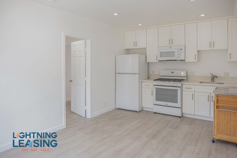 Los Angeles Condo: 1673 West Blvd